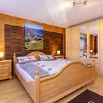 Apartment Chiemgauferienwohnungen - Wanderlust Und Alpenrose Unterwössen